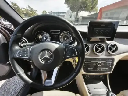 Photo 10 Mercedes GLA 200 Inspiration