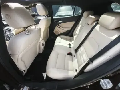 Photo 16 Mercedes GLA 200 Inspiration