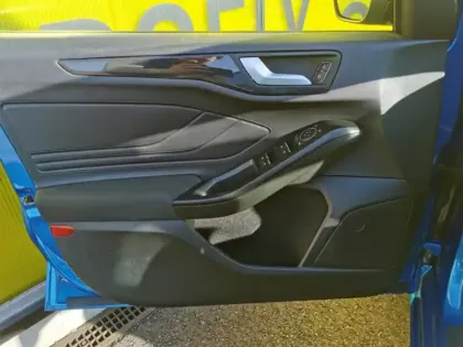 Photo 16 Ford Focus ST-Line 2.0 EcoBlue 150 ch 