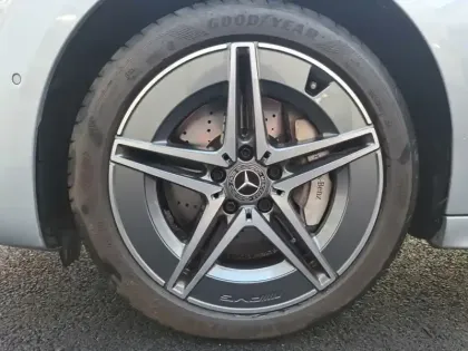 Photo 8 Mercedes Classe C  300 e Break AMG line