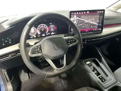 Photo 8 Volkswagen Golf 1.5 eHybrid 204 DSG6 VW Edition