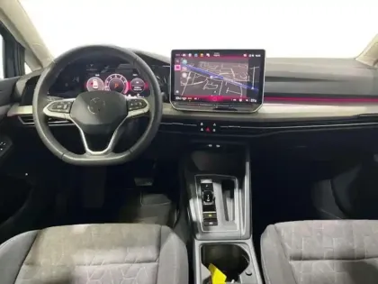 Photo 7 Volkswagen Golf 1.5 eHybrid 204 DSG6 VW Edition