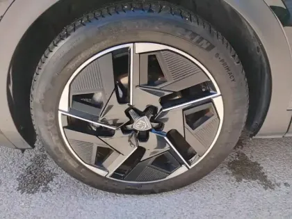 Photo 14 Peugeot 408  Hybrid 136 e-DCS6 GT