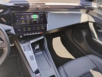 Photo 21 Peugeot 408  Hybrid 136 e-DCS6 GT