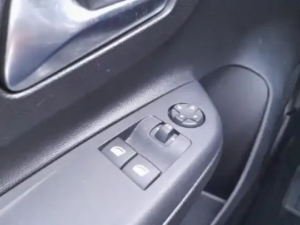 Photo 19 Opel Corsa  1.2 75 ch BVM5 Elegance Business