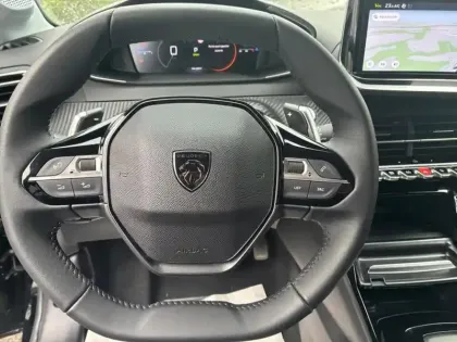 Photo 11 Peugeot 208  Allure Hybrid 110 ch e-DCS6