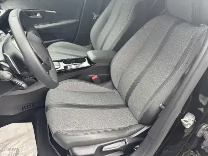 Photo 8 Peugeot 208  Allure Hybrid 110 ch e-DCS6