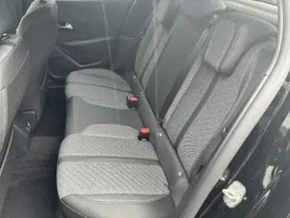 Photo 22 Peugeot 208  Allure Hybrid 110 ch e-DCS6