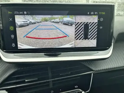 Photo 25 Peugeot 208  Allure Hybrid 110 ch e-DCS6