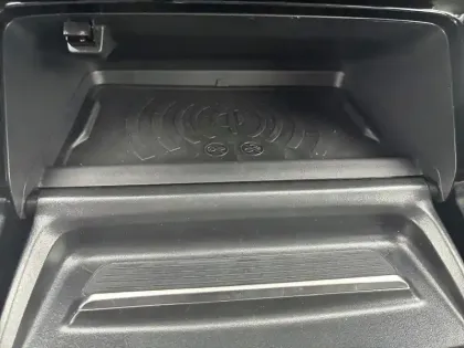 Photo 12 Peugeot 208  Allure Hybrid 110 ch e-DCS6