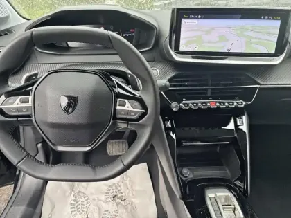 Photo 16 Peugeot 208  Allure Hybrid 110 ch e-DCS6