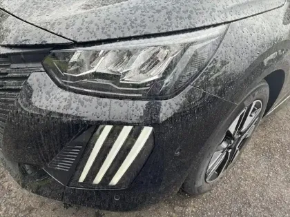 Photo 13 Peugeot 208  Allure Hybrid 110 ch e-DCS6