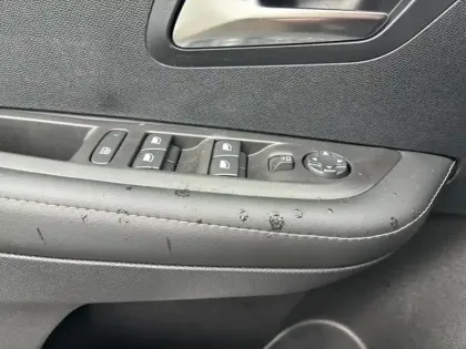 Photo 19 Peugeot 208  Allure Hybrid 110 ch e-DCS6