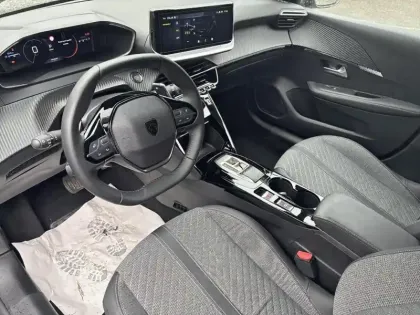 Photo 23 Peugeot 208  Allure Hybrid 110 ch e-DCS6