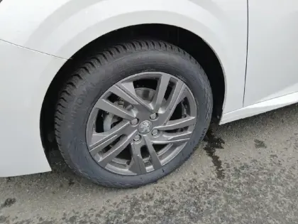 Photo 14 Peugeot 208  PureTech 75 S&S BVM5 Style