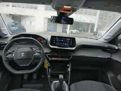 Photo 15 Peugeot 208  PureTech 75 S&S BVM5 Style