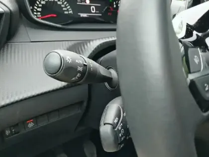 Photo 16 Peugeot 208  PureTech 75 S&S BVM5 Style