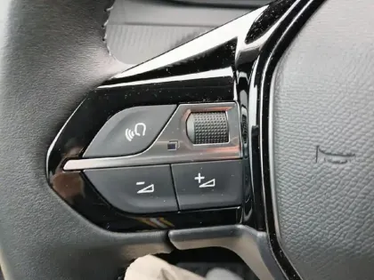 Photo 17 Peugeot 208  PureTech 75 S&S BVM5 Style