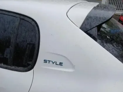 Photo 26 Peugeot 208  PureTech 75 S&S BVM5 Style