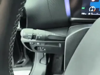 Photo 17 Citroën C4  BlueHDi 130 S&S EAT8 Shine