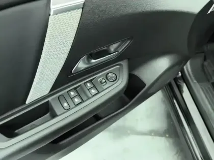 Photo 19 Citroën C4  BlueHDi 130 S&S EAT8 Shine