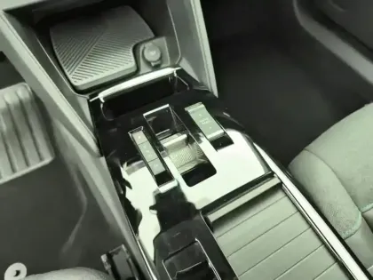 Photo 23 Citroën C4  BlueHDi 130 S&S EAT8 Shine