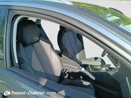 Photo 23 Peugeot 3008  Hybrid 225 e-EAT8 Allure