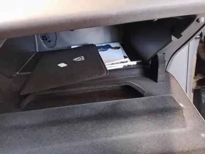 Photo 15 Peugeot 408  Hybrid 136 e-DCS6 GT