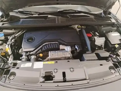 Photo 6 Peugeot 408  Hybrid 136 e-DCS6 GT