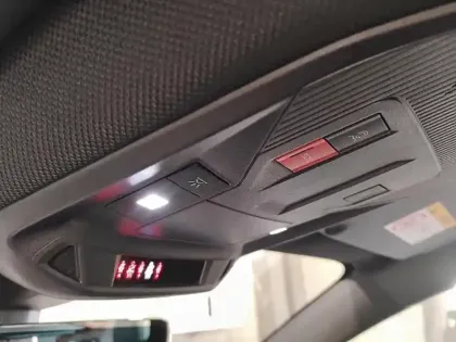 Photo 24 Peugeot 408  Hybrid 136 e-DCS6 GT