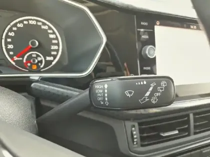 Photo 17 Volkswagen T-cross  1.0 TSI 115 Start/Stop BVM6 R-Line