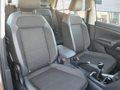 Photo 8 Volkswagen T-cross  1.0 TSI 115 Start/Stop BVM6 R-Line