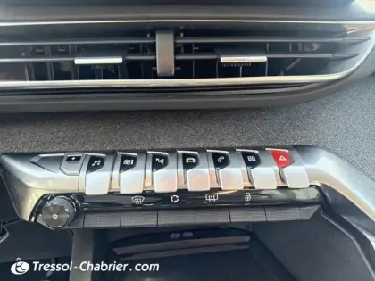 Photo 14 Peugeot 3008  Hybrid 225 e-EAT8 Allure Pack