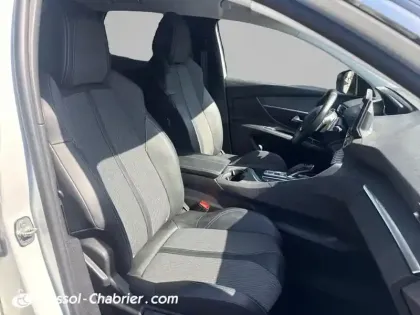 Photo 23 Peugeot 3008  Hybrid 225 e-EAT8 Allure Pack