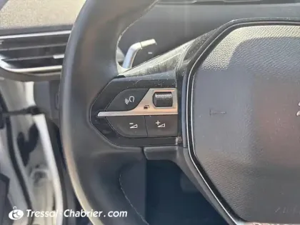 Photo 15 Peugeot 3008  Hybrid 225 e-EAT8 Allure Pack