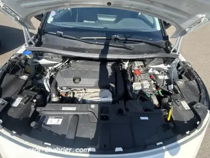 Photo 28 Peugeot 3008  Hybrid 225 e-EAT8 Allure Pack