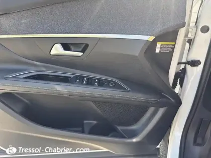 Photo 29 Peugeot 3008  Hybrid 225 e-EAT8 Allure Pack