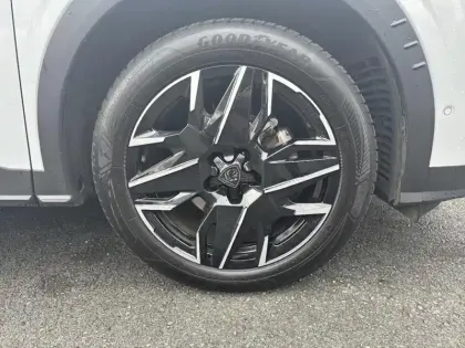 Photo 14 Peugeot 3008  Hybrid 136 e-DCS6 Allure