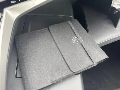 Photo 15 Peugeot 3008  Hybrid 136 e-DCS6 Allure