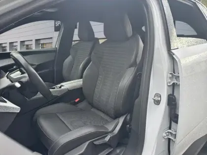 Photo 8 Peugeot 3008  Hybrid 136 e-DCS6 Allure