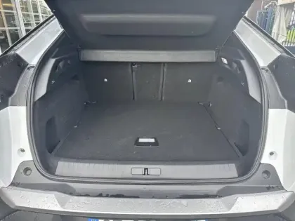 Photo 7 Peugeot 3008  Hybrid 136 e-DCS6 Allure