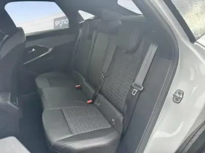 Photo 22 Peugeot 3008  Hybrid 136 e-DCS6 Allure