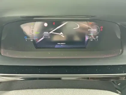 Photo 21 Peugeot 408  PHEV 225 e-EAT8 First Edition
