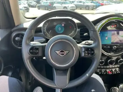Photo 11 Mini Mini  5 Portes Cooper 136ch Edition Premium Plus BVA7