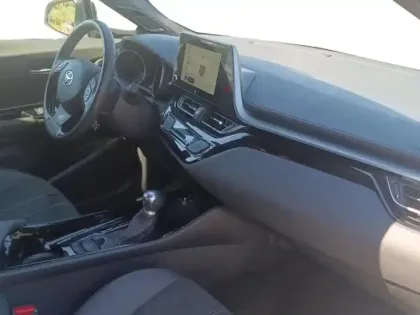 Photo 8 Toyota C-HR  1.8 Hybride 122ch GR Sport E-CVT