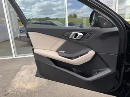 Photo 10 BMW Serie 1 Série 1 120A 170ch M Sport DKG7