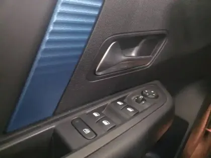 Photo 12 Citroën C4  Moteur électrique 136ch (100 kW) Shine Automatique