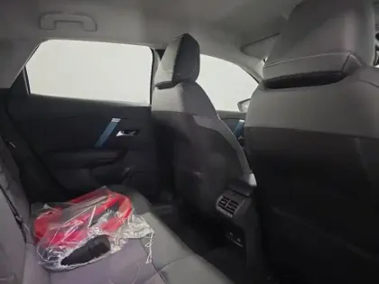 Photo 10 Citroën C4  Moteur électrique 136ch (100 kW) Shine Automatique