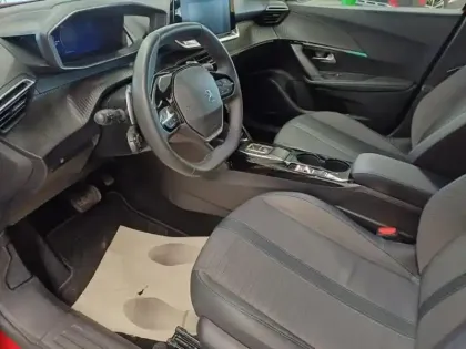 Photo 11 Peugeot 2008  1.2 PureTech 130ch S&S GT EAT8