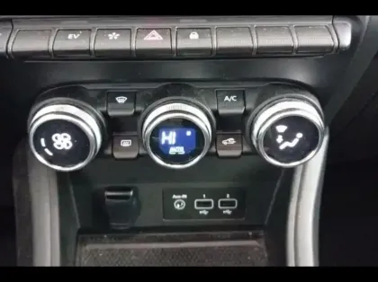 Photo 9 Renault Captur  1.6 E-Tech hybride 145ch Techno